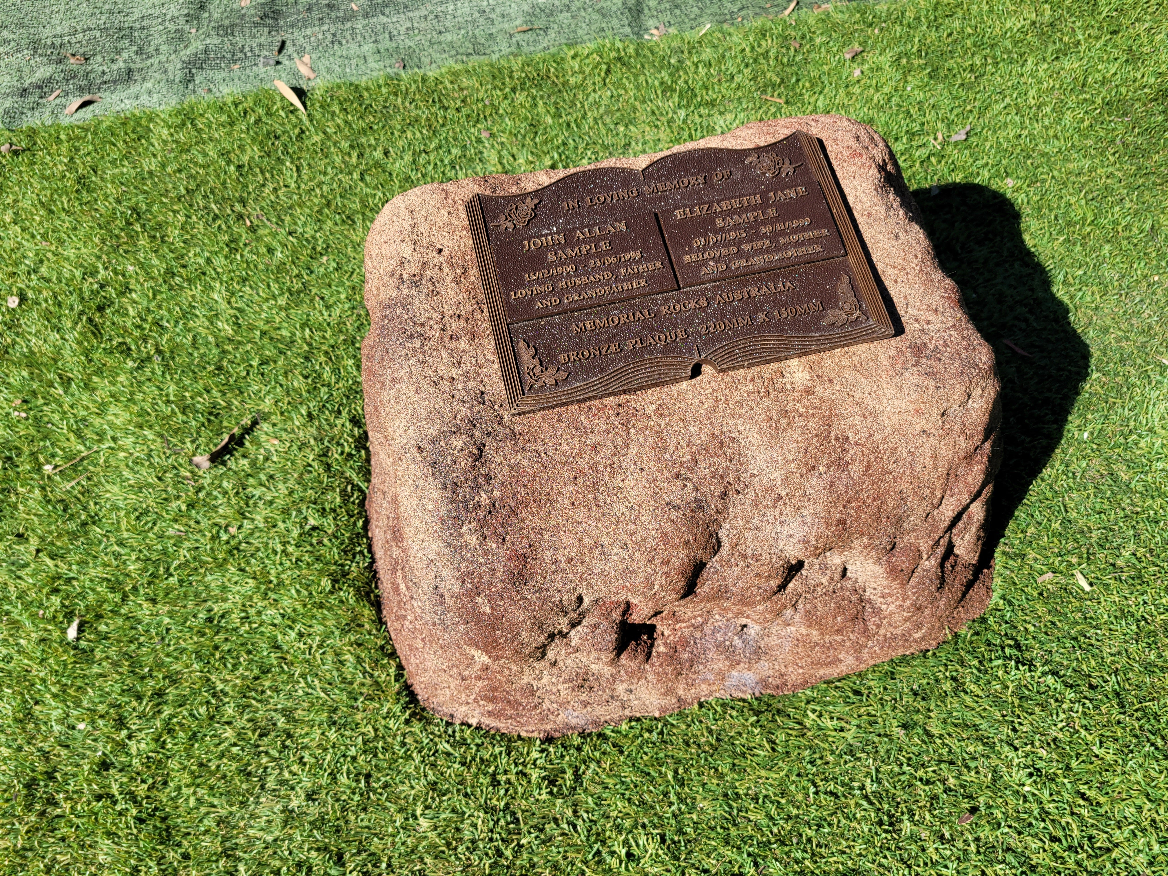 Memorial Rock Urn 1877 Large Double Brown