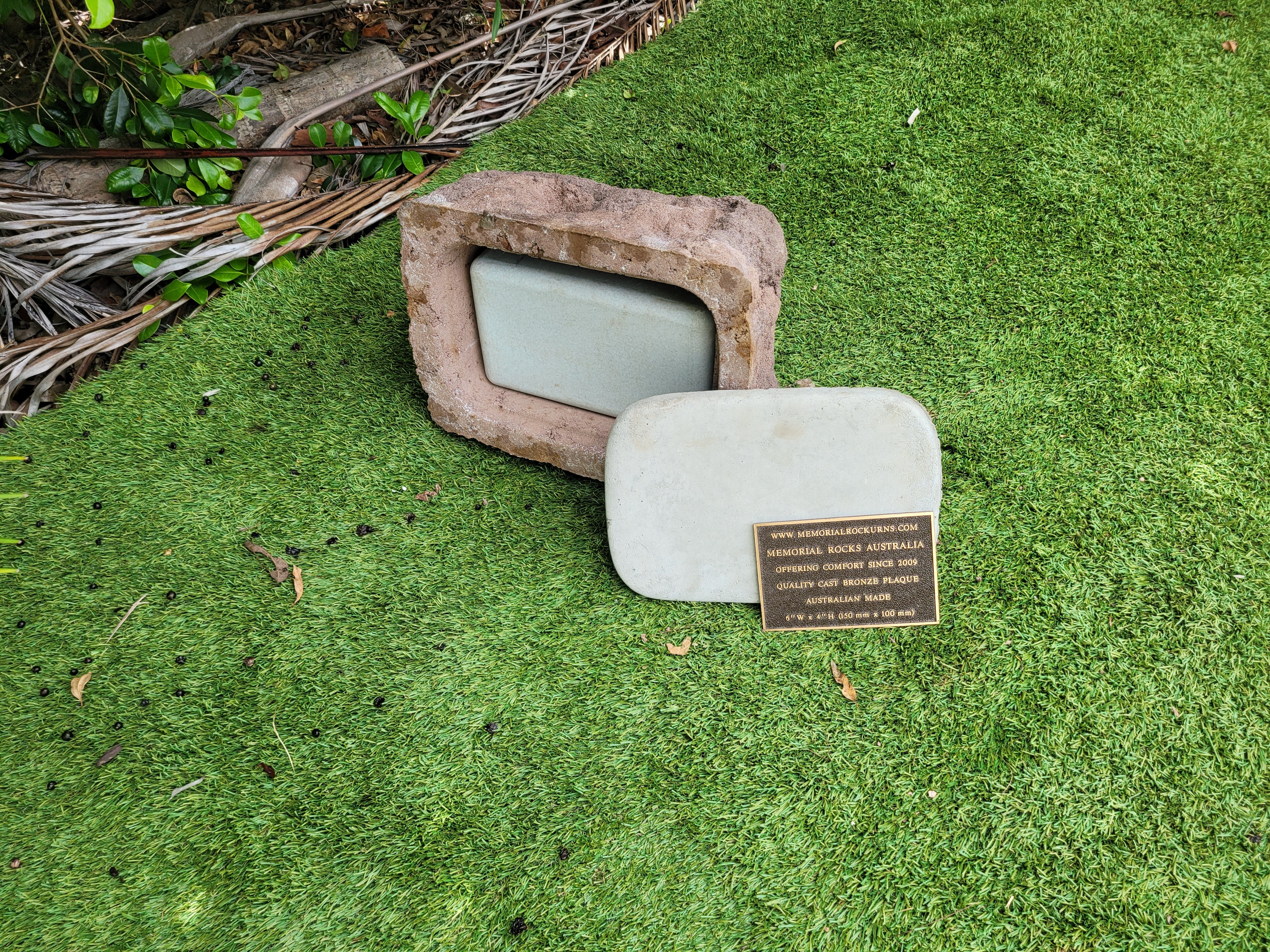 Memorial Rock Urn 2046 Regular Brown