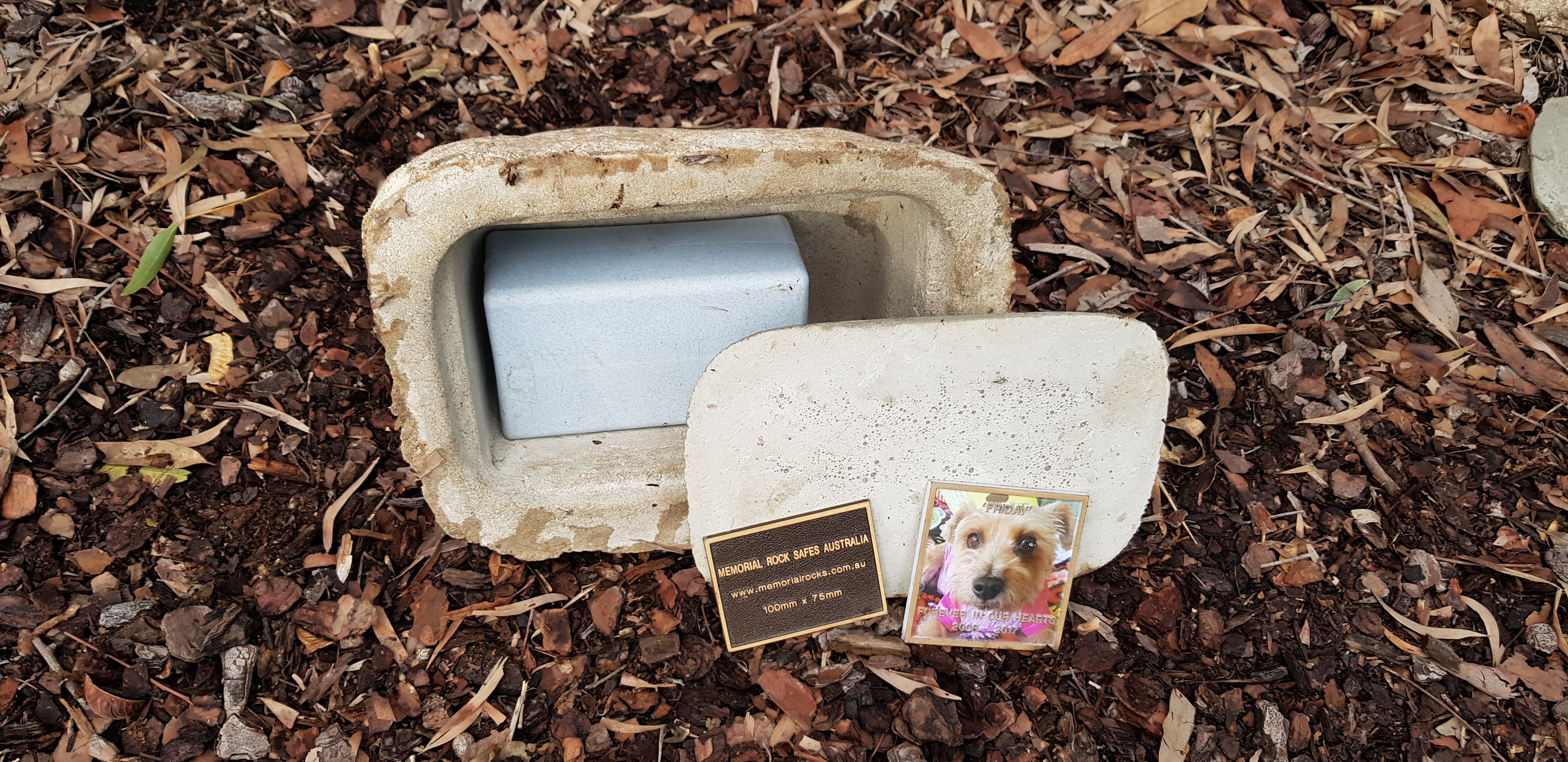 PET Memorial Rock Urn 1209
